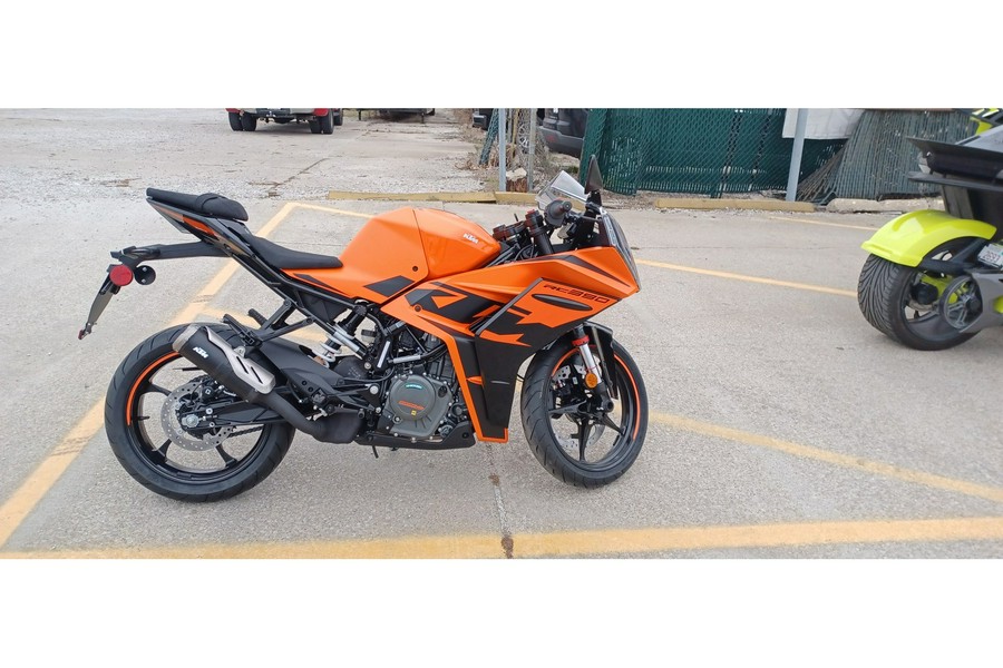 2022 KTM RC 390