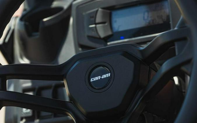 2025 Can-Am® Defender MAX HD7