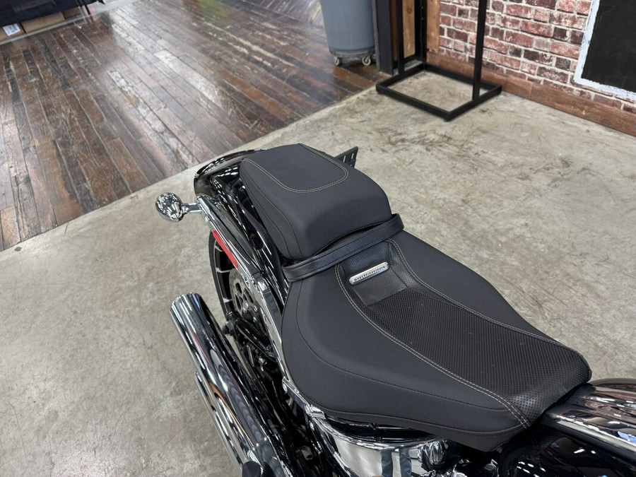 2025 Harley-Davidson Breakout