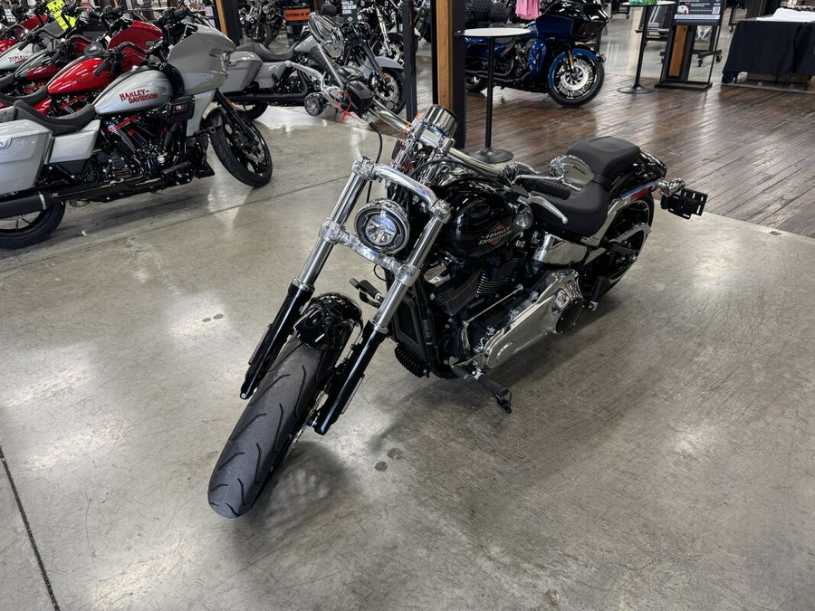 2025 Harley-Davidson Breakout