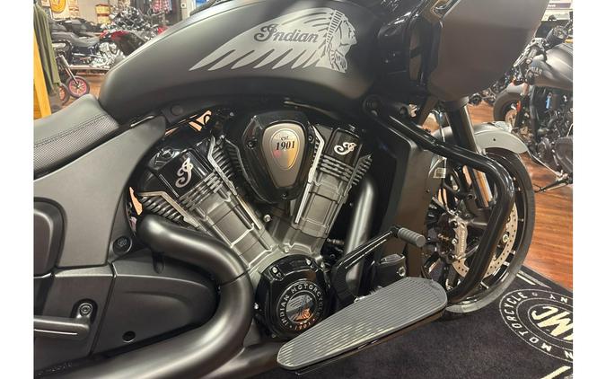 2025 Indian Motorcycle Challenger® Dark Horse® with PowerBand Audio Package