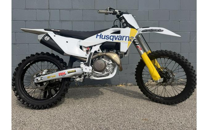 2026 FC 450, wtih WP XACT PRO 8950 SHOCK ABSORBER - Husqvarna Motorcycles