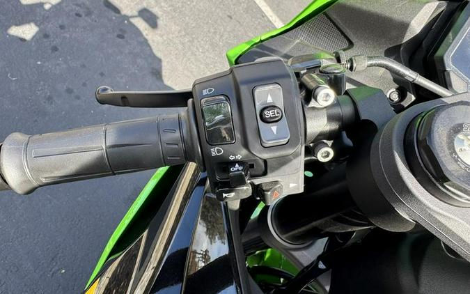 2025 Kawasaki Ninja® ZX™-6R KRT Edition
