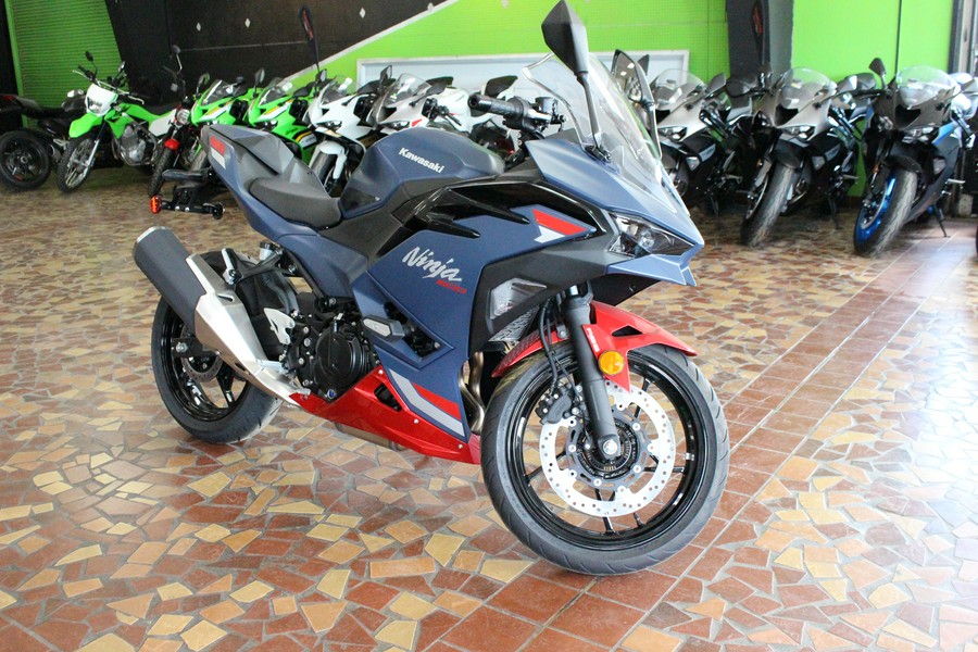 2026 Kawasaki Ninja 500 SE ABS Metallic Matte Twilight Blue/Candy Persimmon Red - TDA99957