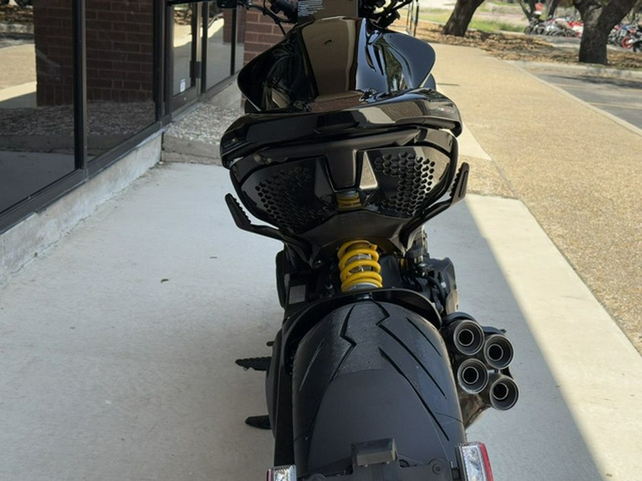 2025 Ducati Diavel V4 Thrilling Black