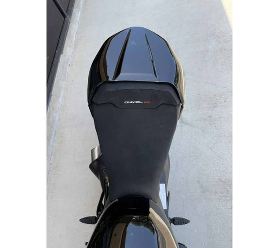 2025 Ducati Diavel V4 Thrilling Black