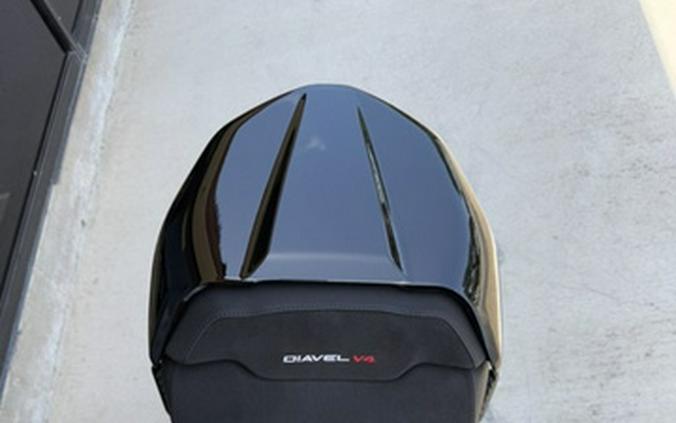 2025 Ducati Diavel V4 Thrilling Black