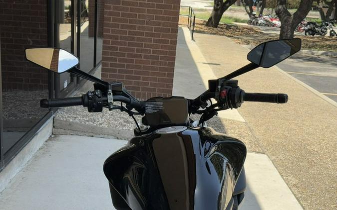 2025 Ducati Diavel V4 Thrilling Black