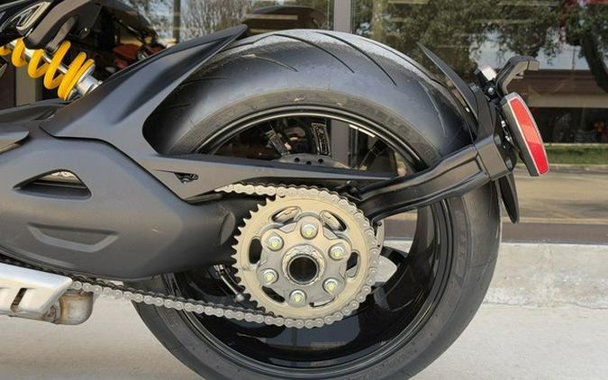 2025 Ducati Diavel V4 Thrilling Black