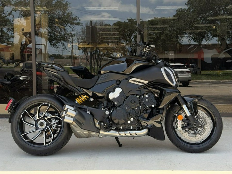 2025 Ducati Diavel V4 Thrilling Black