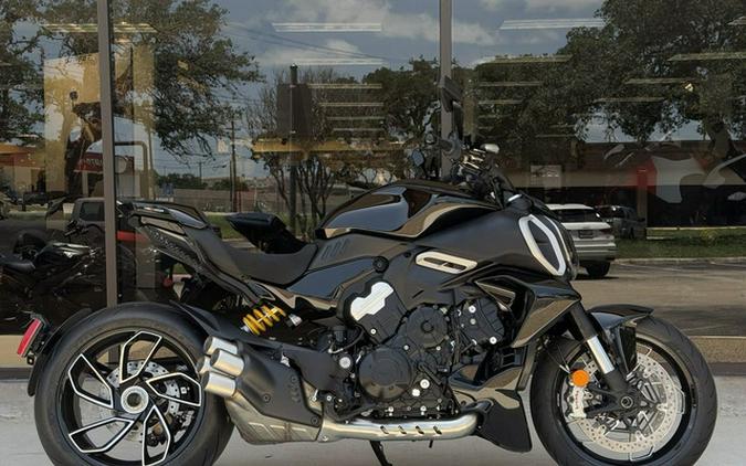 2025 Ducati Diavel V4 Thrilling Black