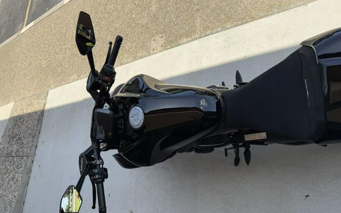 2025 Ducati Diavel V4 Thrilling Black