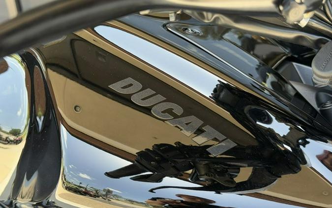 2025 Ducati Diavel V4 Thrilling Black