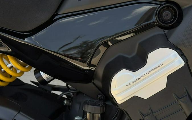 2025 Ducati Diavel V4 Thrilling Black