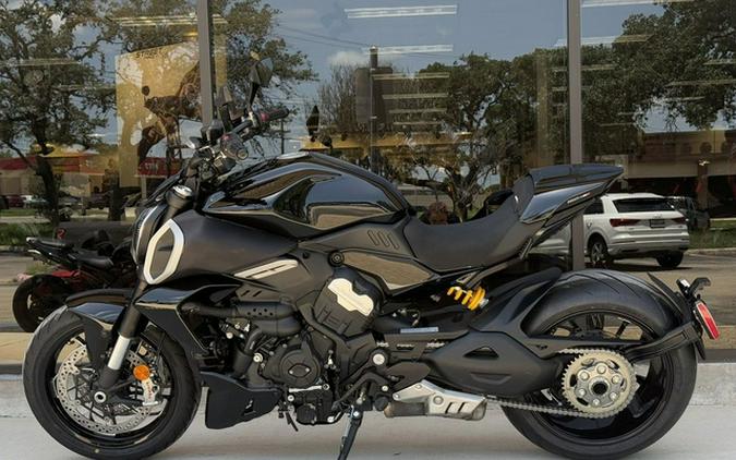 2025 Ducati Diavel V4 Thrilling Black