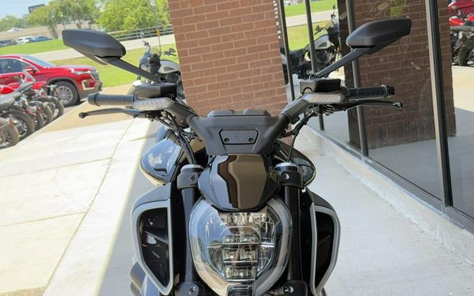 2025 Ducati Diavel V4 Thrilling Black