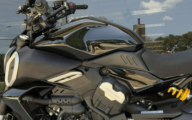 2025 Ducati Diavel V4 Thrilling Black