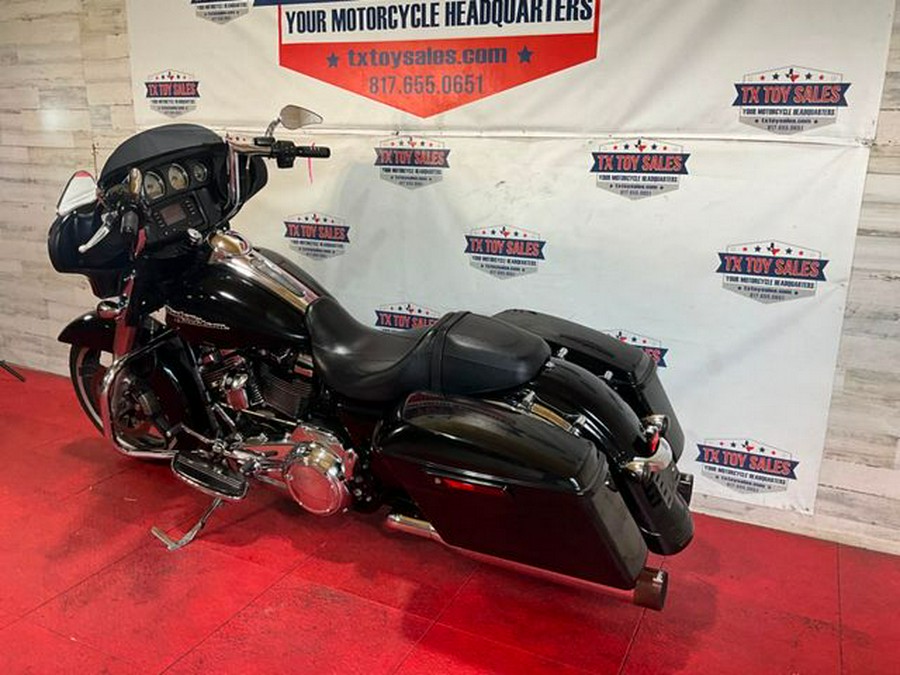 2019 Harley-Davidson Street Glide Base