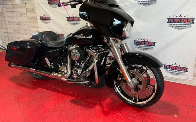 2019 Harley-Davidson Street Glide Base