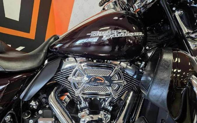 2014 Harley-Davidson® FLHXS - Street Glide® Special