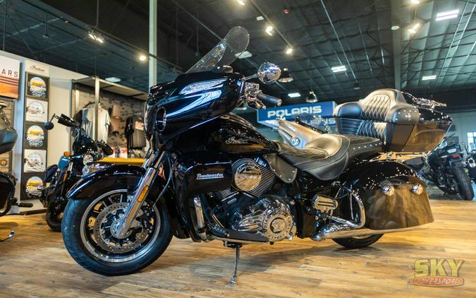 2017 Indian Motorcycle ROADMASTER THUNDER BLK 49ST Base