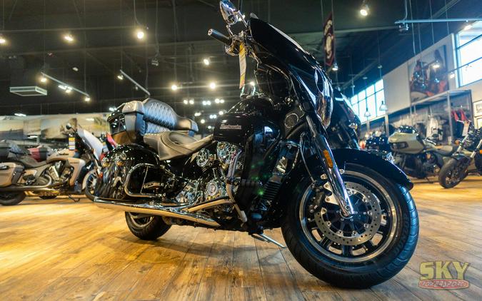 2017 Indian Motorcycle ROADMASTER THUNDER BLK 49ST Base