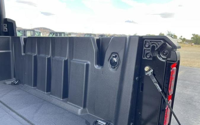 2026 Can-Am® Defender MAX XT CAB HD11