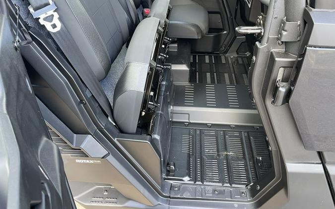 2026 Can-Am® Defender MAX XT CAB HD11