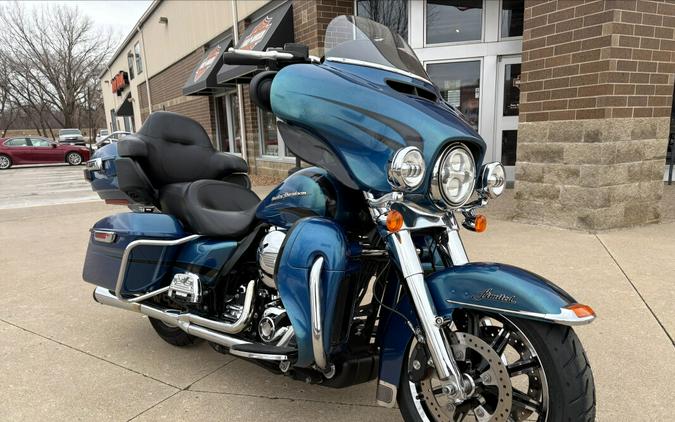2014 Harley-Davidson® Ultra Limited Custom Colour Daytona Blue Pearl