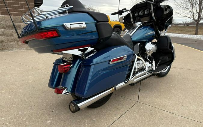 2014 Harley-Davidson® Ultra Limited Custom Colour Daytona Blue Pearl