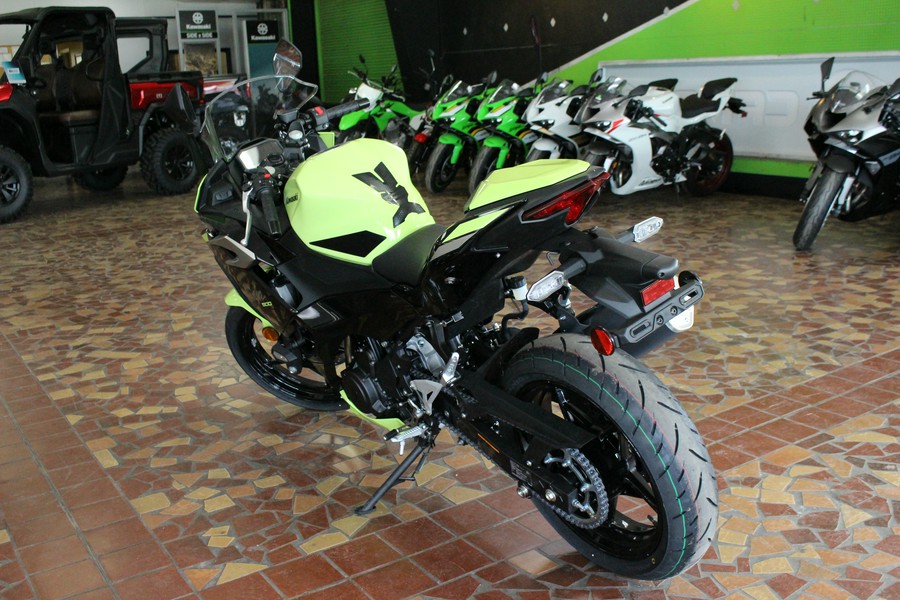 2026 Kawasaki Ninja 500 SE ABS Metallic Yellowish Green/Ebony - TDAA7067