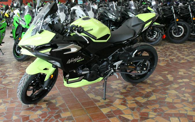 2026 Kawasaki Ninja 500 SE ABS Metallic Yellowish Green/Ebony - TDAA7067