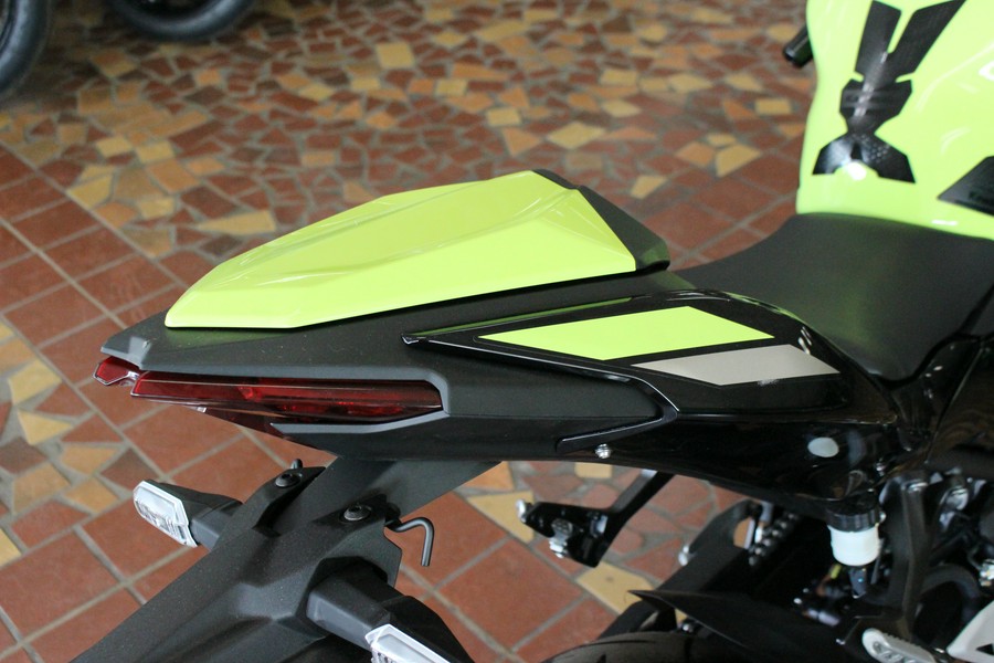 2026 Kawasaki Ninja 500 SE ABS Metallic Yellowish Green/Ebony - TDAA7067
