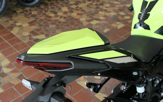 2026 Kawasaki Ninja 500 SE ABS Metallic Yellowish Green/Ebony - TDAA7067