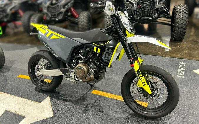 2023 Husqvarna 701 SUPERMOTO