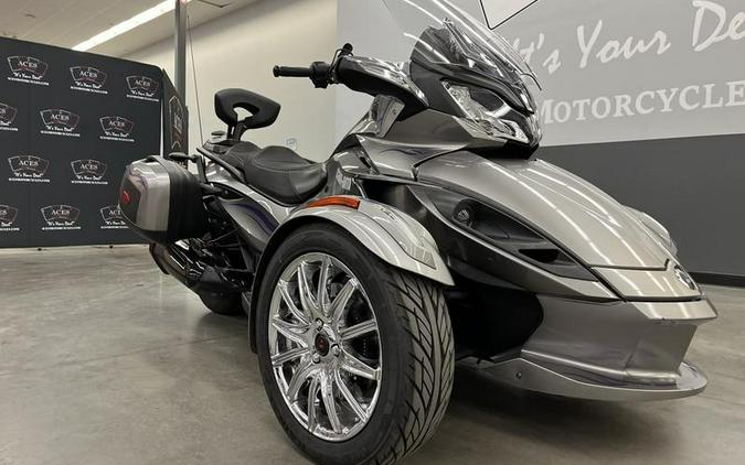 2013 Can-Am® SPYDER ST