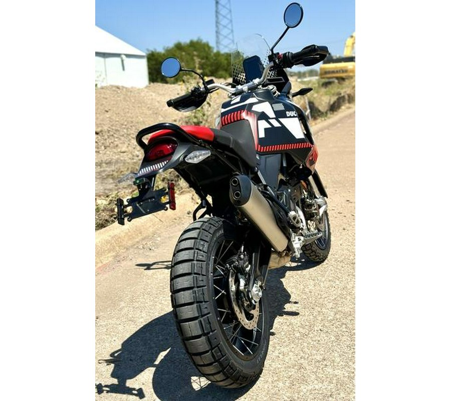 2024 Ducati DESERT X