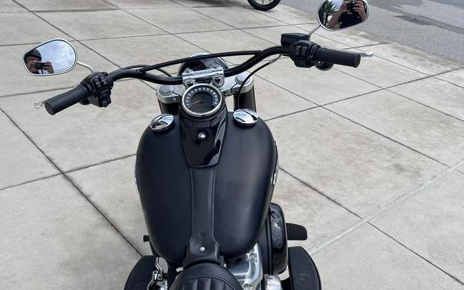 2019 Harley-Davidson® FLSL - Softail® Softail Slim®