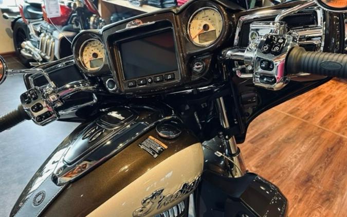 2023 Indian Motorcycle® Roadmaster® Bronze Pearl Metallic / Silver Metallic