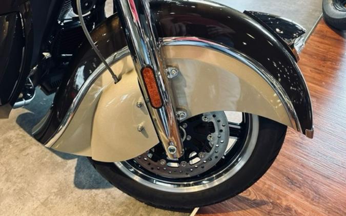 2023 Indian Motorcycle® Roadmaster® Bronze Pearl Metallic / Silver Metallic