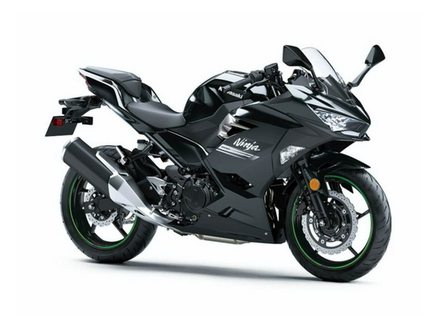 2022 Kawasaki Ninja 400 Metallic Carbon Gray/Metallic Flat Spar