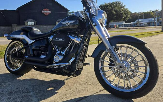 2018 Harley-Davidson® FLFB - Softail® Fat Boy®