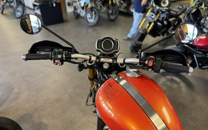 2024 Triumph Scrambler 1200 XE Baja Orange / Phantom Black