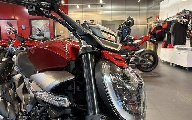 2026 Ducati XDiavel V4 Burning Red