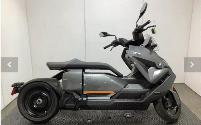 2023 BMW CE 04 Review [Urban Electric Commuter Scooter]