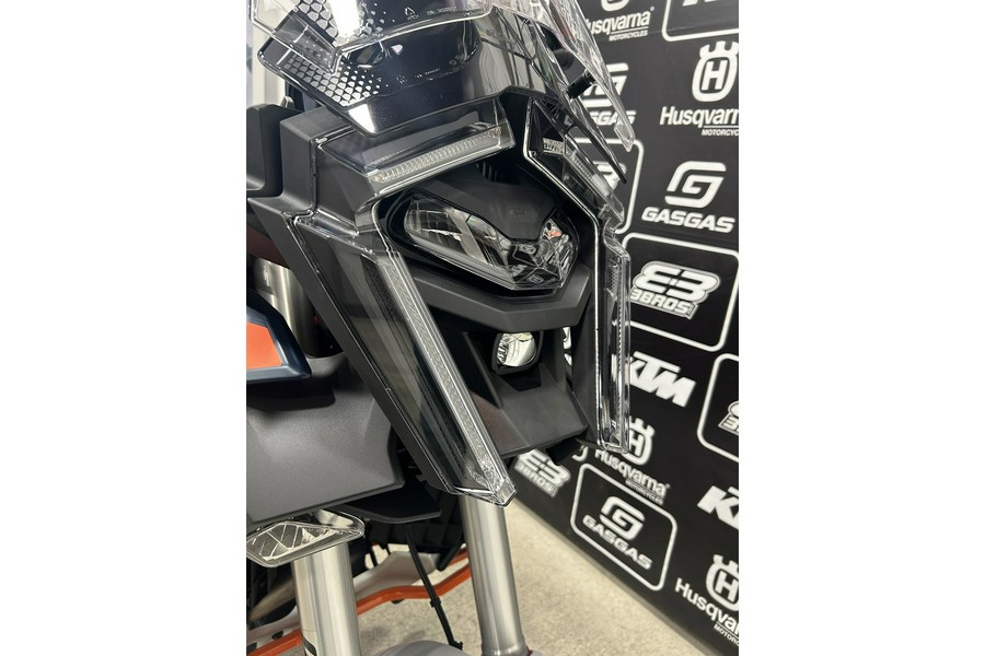 2026 1390 Super Adventure R - KTM