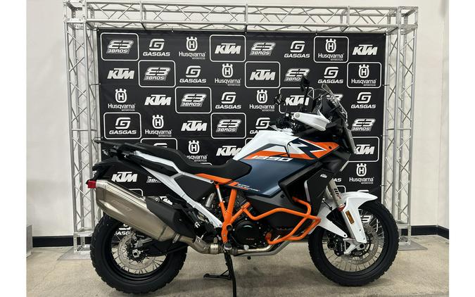 2026 1390 Super Adventure R - KTM