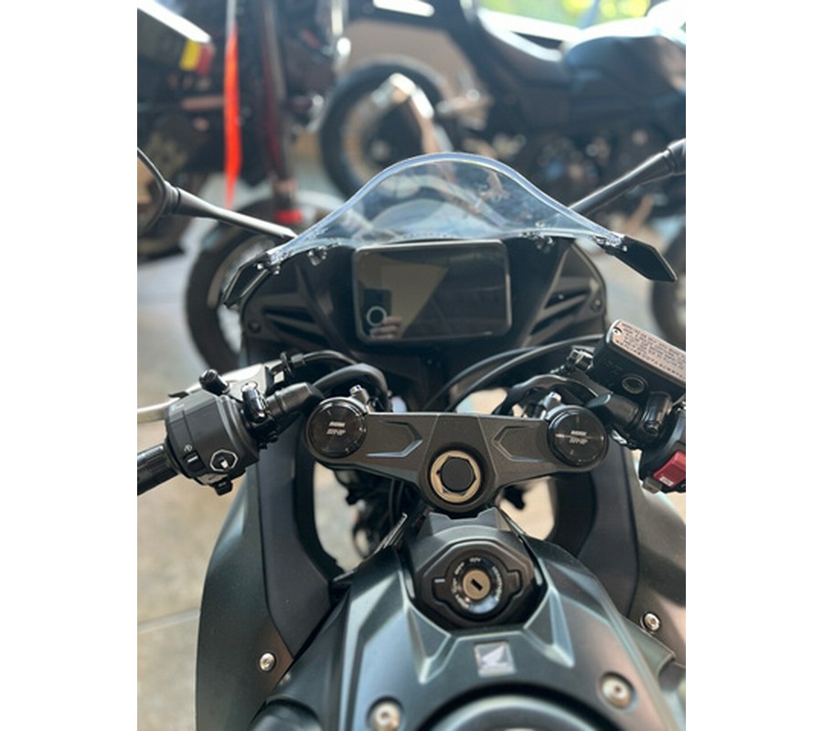 2026 Honda CBR650R E-Clutch