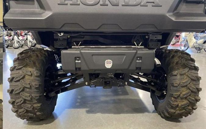 2023 Honda® Pioneer 1000-6 Deluxe Crew