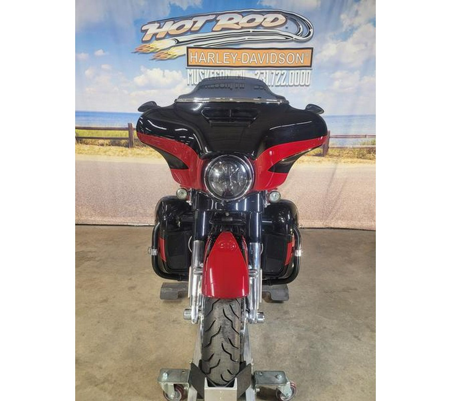 2017 Harley-Davidson® FLHXSE - CVO™ Street Glide®